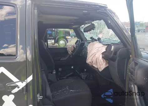 2016 Jeep Wrangler Unlimited Black Bear z USA, uszkodzony, nr VIN 1C4BJWDG9GL142162